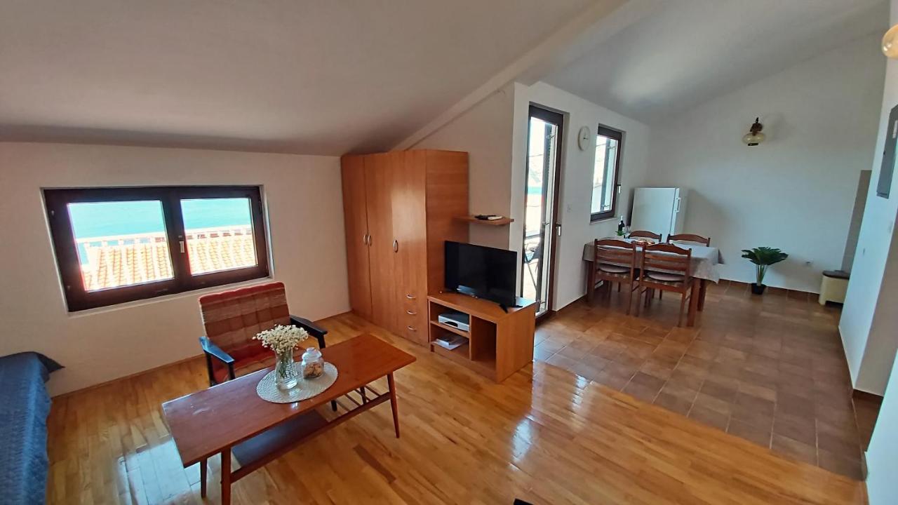 Apartment Roscic Omiš Eksteriør bilde