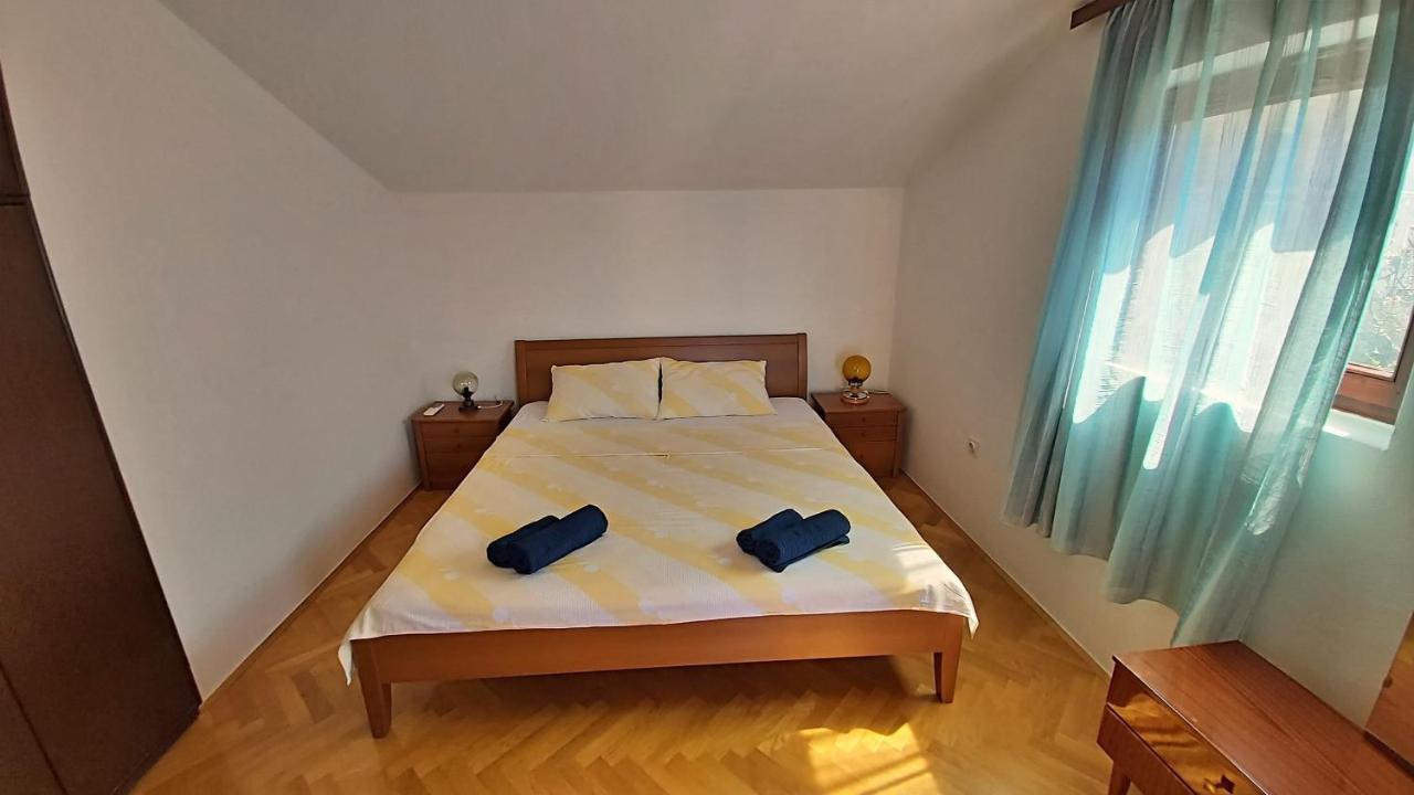 Apartment Roscic Omiš Eksteriør bilde