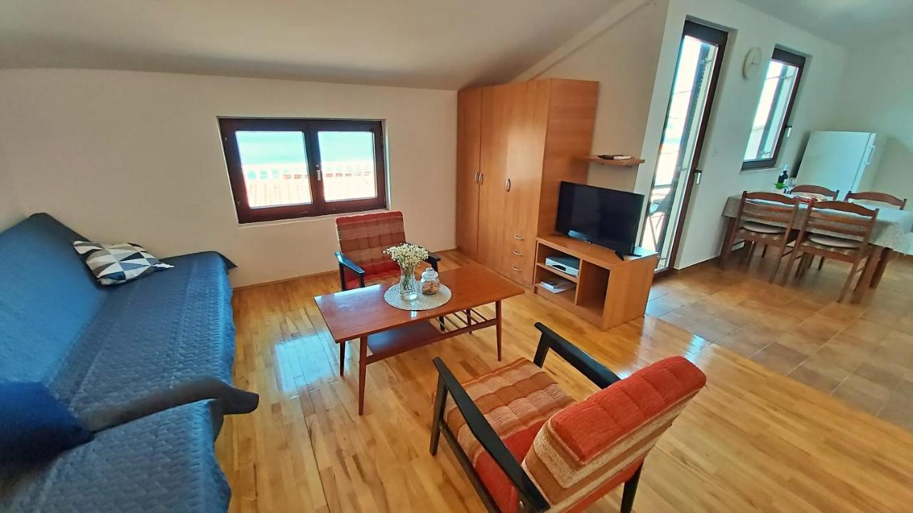 Apartment Roscic Omiš Eksteriør bilde